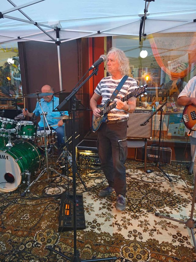 HOFGANG kehrte am vergangenen Wochenende auf die B&uuml;hne zur&uuml;ck und spielte beim Jazzclub in der Kurzen Meile