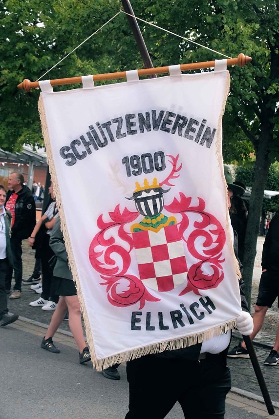 Peter Blei unterwegs beim Ellricher Sch&uuml;tzenfest