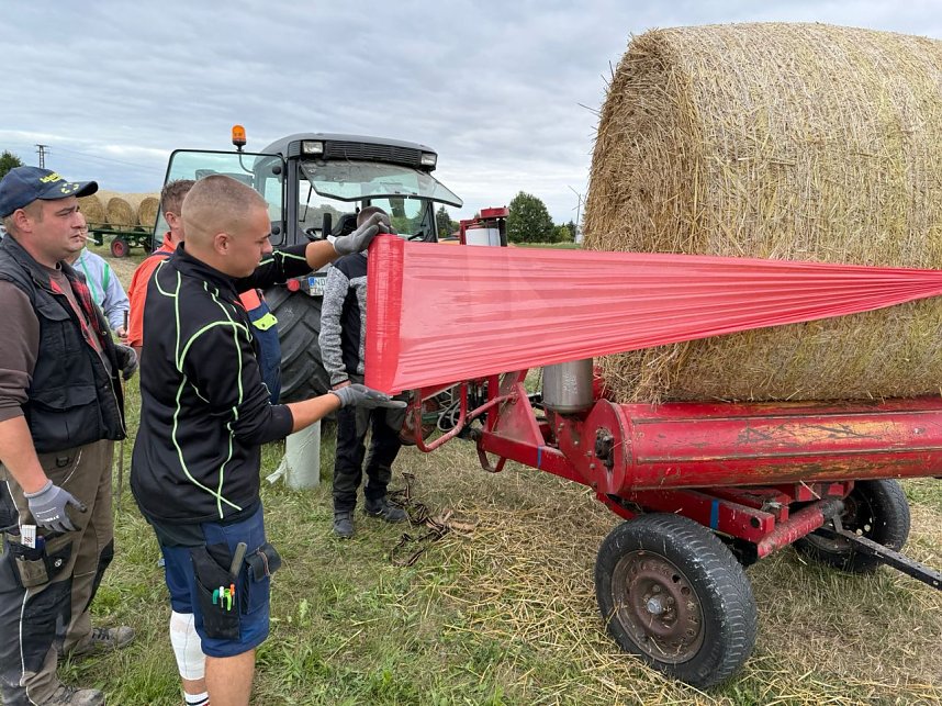 Strohpuppenfest und Strohzirkus in Gro&szlig;lohra