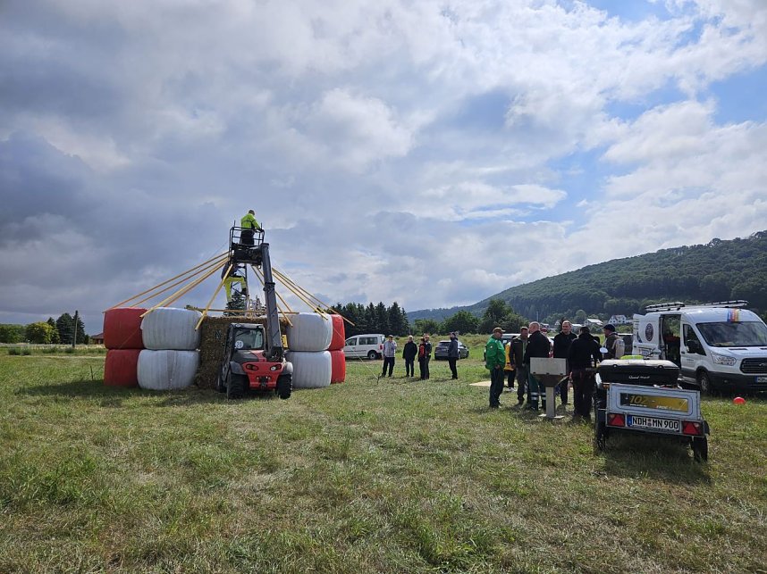Strohpuppenfest und Strohzirkus in Gro&szlig;lohra