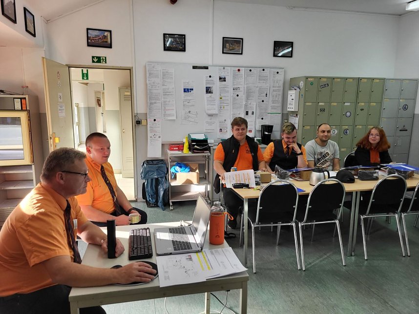 Ausbildungsstart f&uuml;r zuk&uuml;nftige Stra&szlig;enbahnfahrer