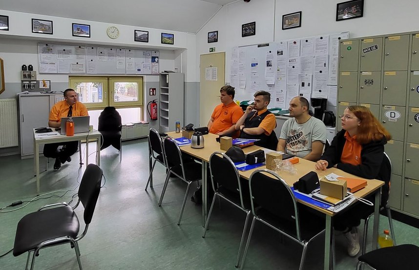 Ausbildungsstart f&uuml;r zuk&uuml;nftige Stra&szlig;enbahnfahrer