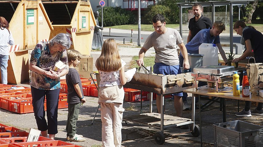 KILA-B&uuml;cher � Rettungsmarkt auf dem Blasii Kirchplatz in Nordhausen
