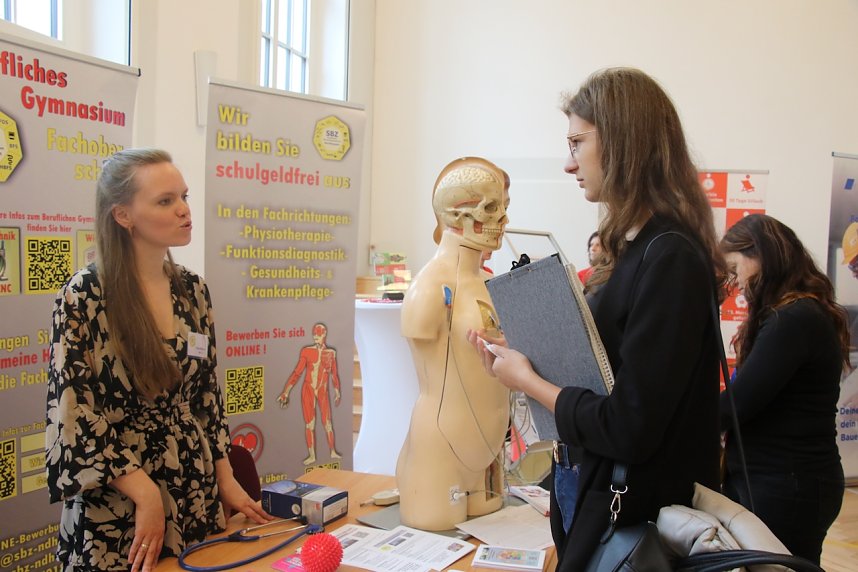 Volles Haus zur Berufsmesse "BAM" im Bleicher&ouml;der Kulturhaus