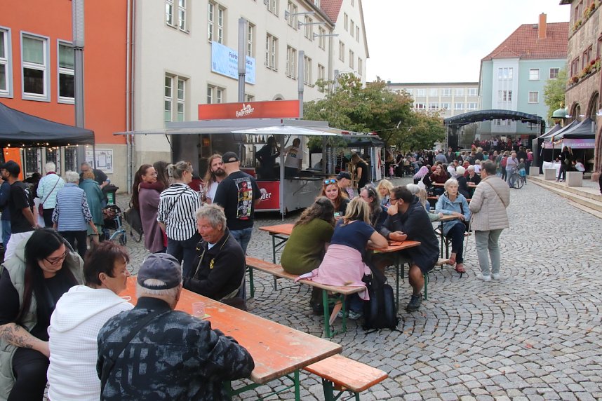 Nordhausen zusammen feiert auf dem Rathausplatz