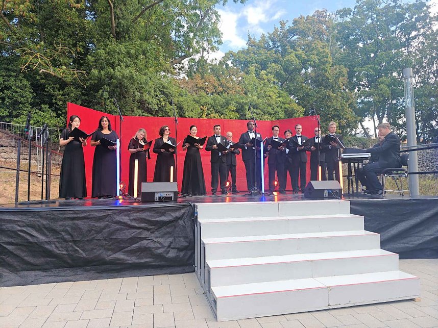 Peter Blei unterwegs beim Theaterfest