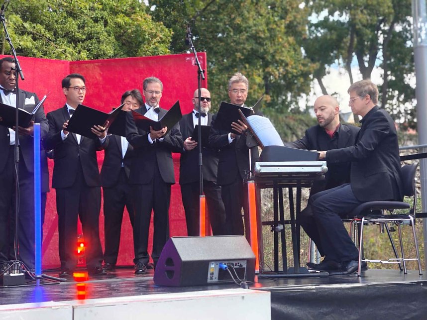 Peter Blei unterwegs beim Theaterfest