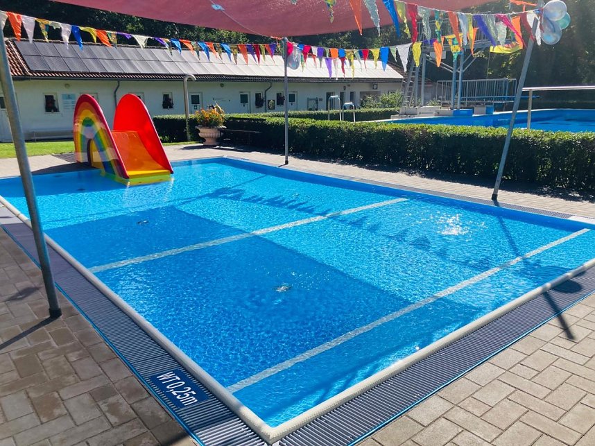 Einweihung des neuen Planschbeckens im Ilfelder Freibad