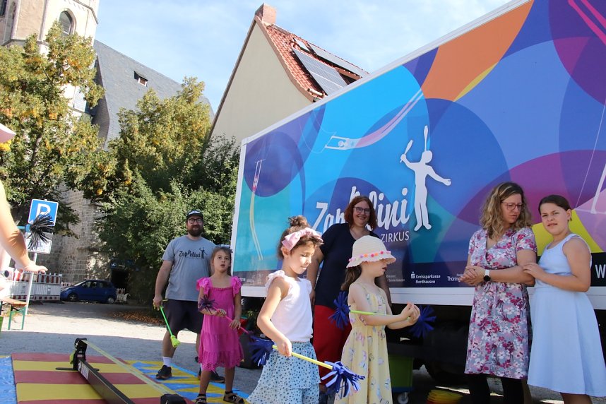 Kinderrechte-Fest in der Flohburg und Essen der Kulturen in der Kurzen Meile in Nordhausen