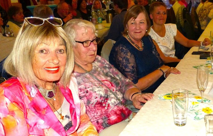 Seniorenfeier im Sachswerfer Handwagen