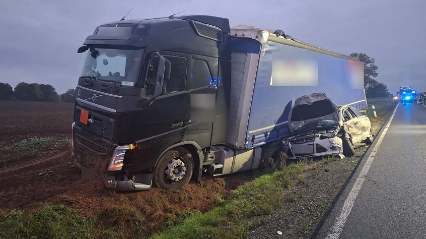 Unfallwagen auf der B243