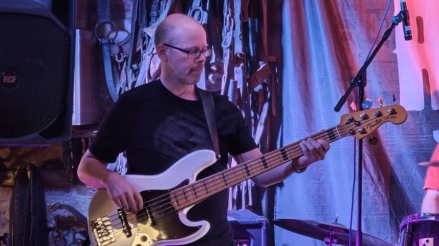 Auftakt in der Scheune bei Uwe Hager