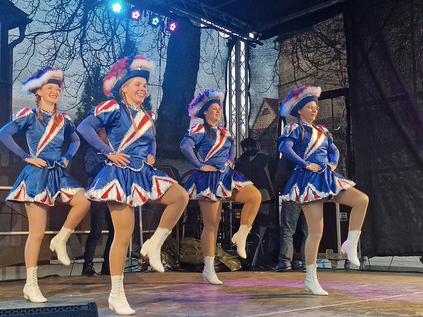 Die Nordh&auml;user Karnevalsvereine gaben auf dem Blasiikirchplatz den Startschuss f&uuml;r die 5. Jahreszeit