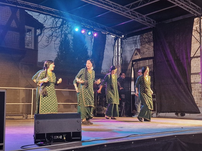 Die Nordh&auml;user Karnevalsvereine gaben auf dem Blasiikirchplatz den Startschuss f&uuml;r die 5. Jahreszeit