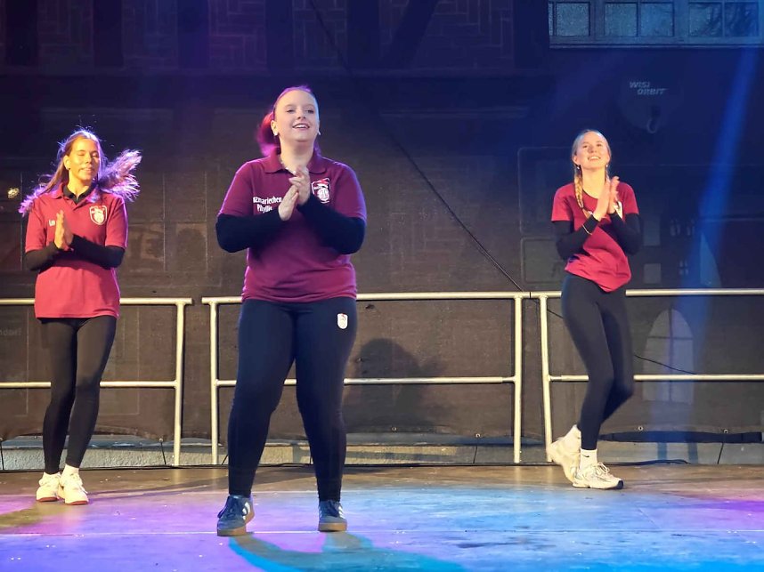 Schl&uuml;ssel&uuml;bergabe am Nordh&auml;user Rathaus