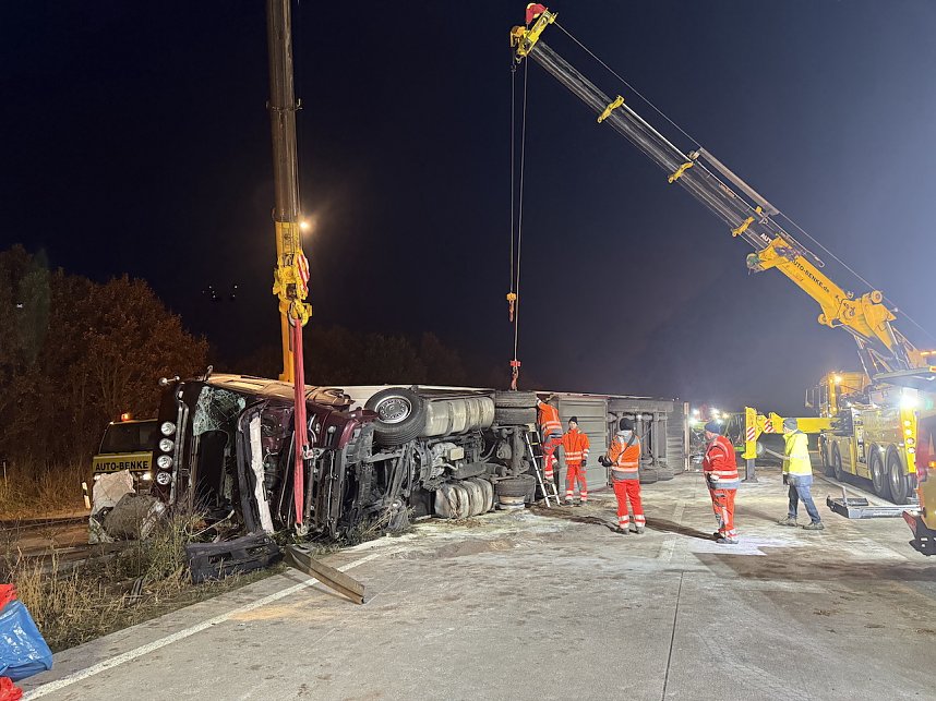 LKW-Unfall auf der Autobahn 38
