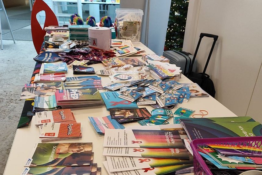 Infotisch zum Welt-Aids-Tag