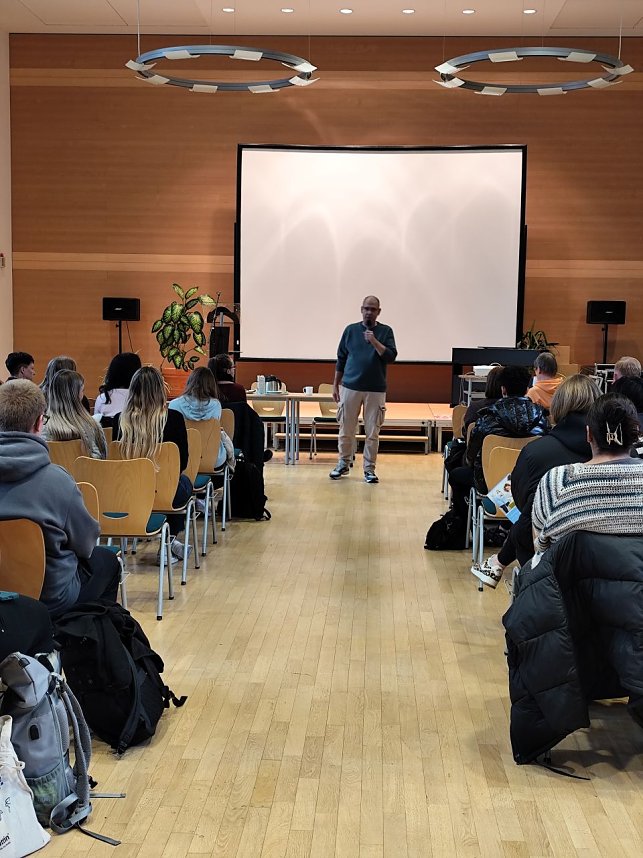 Veranstaltung anl&auml;sslich des Welt Aids Tages am SBZ