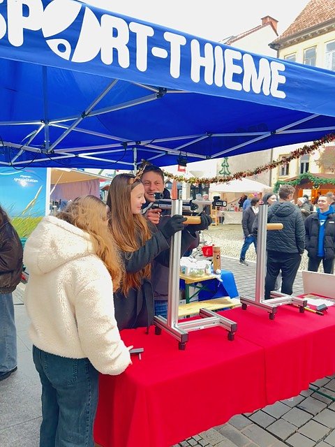 Bleicher&ouml;der Sch&uuml;tzenjugend auf dem Weihnachtsmarkt