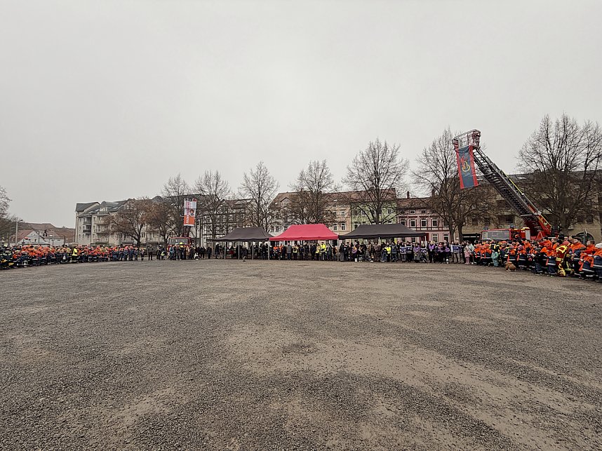 &Uuml;bergabe des Friedenslichts aus Bethlehem an die Kreisjugendfeuerwehren.