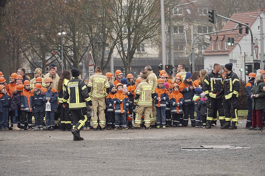 &Uuml;bergabe des Friedenslichts aus Bethlehem an die Kreisjugendfeuerwehren.