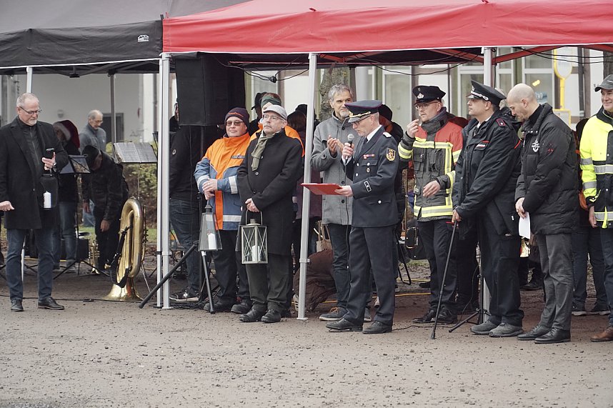 &Uuml;bergabe des Friedenslichts aus Bethlehem an die Kreisjugendfeuerwehren.