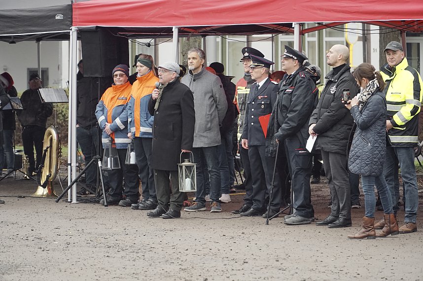 &Uuml;bergabe des Friedenslichts aus Bethlehem an die Kreisjugendfeuerwehren.