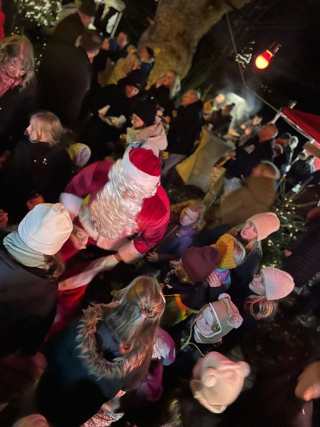 Der zweite Weihnachtsmarkt am Schlosspark in Kleinwerther