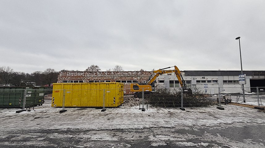 Der alte Rewe-Markt in Salza wird derzeit abgerissen.