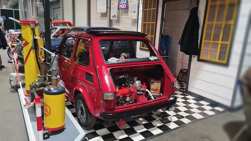 Jede Menge Oldtimer gab es am Wochenende in Erfurt zu sehen.