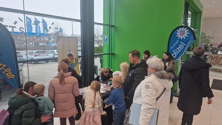 Schulranzentag und Skoda-Buffett im Skoda-Autohaus in Nordhausen