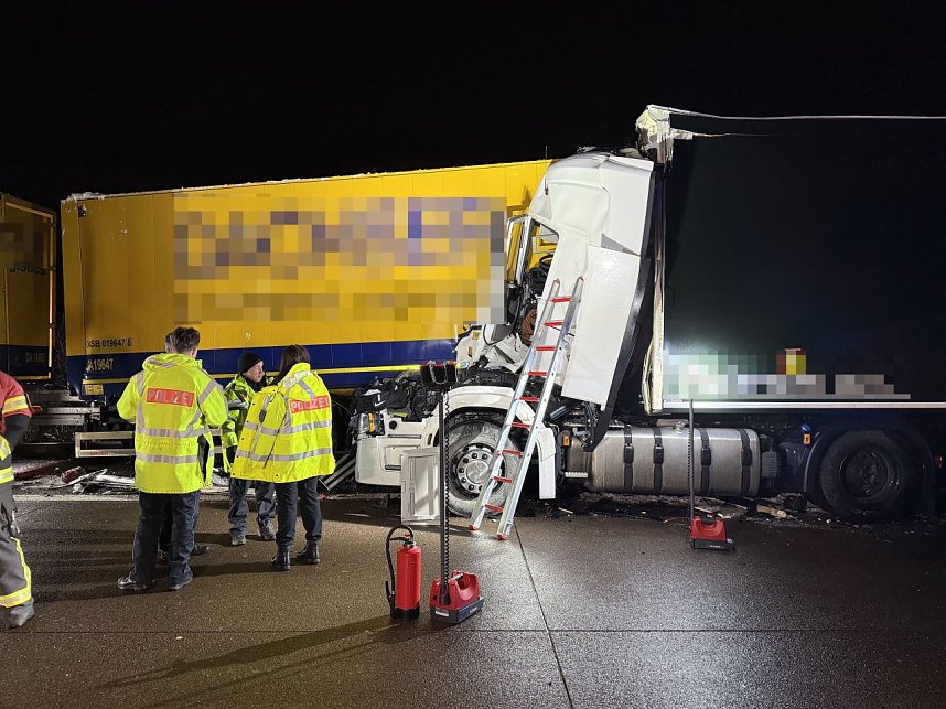 Ein Lkw-Unfall ereignete sich auf der A38.
