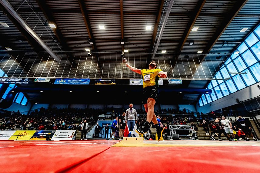 Der M&auml;nnerwettkampf beim 17. Kugelsto&szlig;-Indoor.