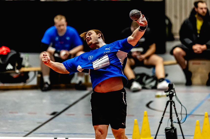 Der M&auml;nnerwettkampf beim 17. Kugelsto&szlig;-Indoor.
