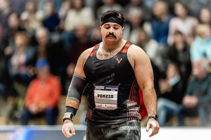 Der M&auml;nnerwettkampf beim 17. Kugelsto&szlig;-Indoor.