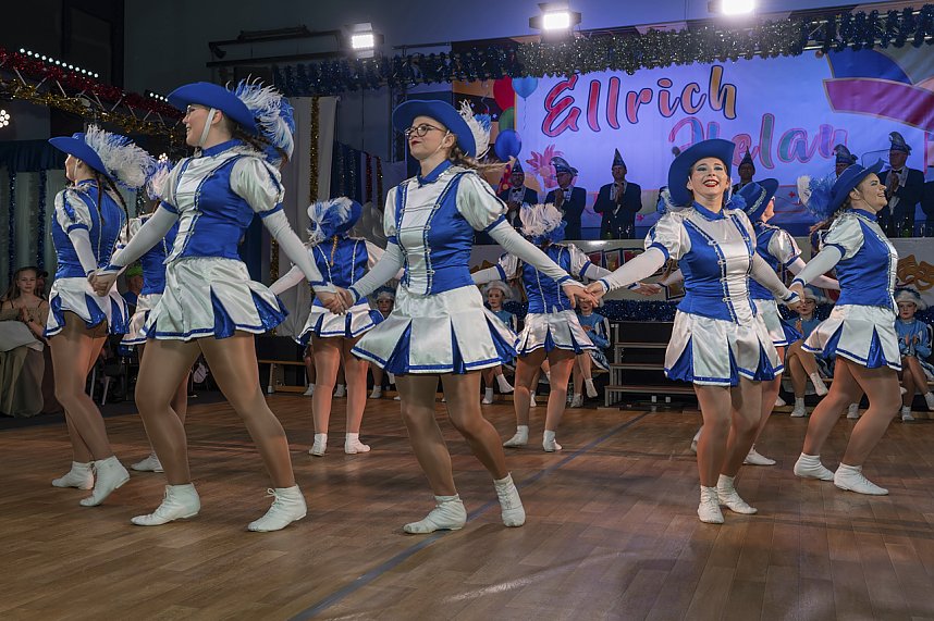 S&uuml;dharzhalle Ellrich kochte beim Auftakt mit neuem Prinzenpaar