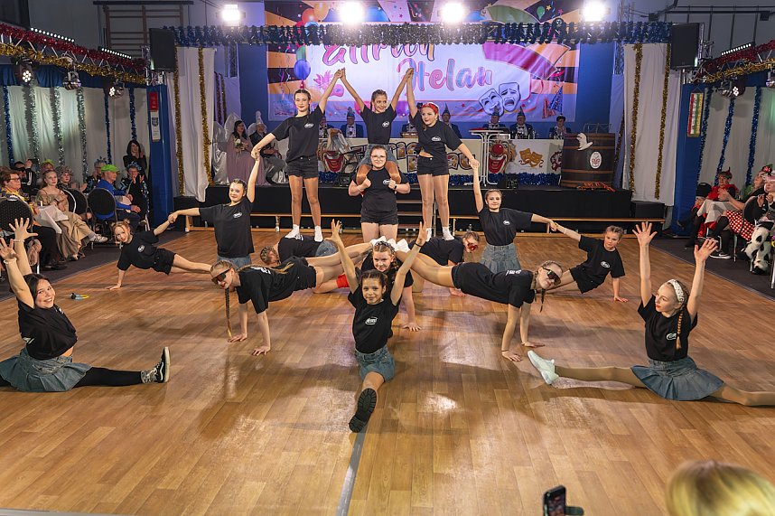 S&uuml;dharzhalle Ellrich kochte beim Auftakt mit neuem Prinzenpaar