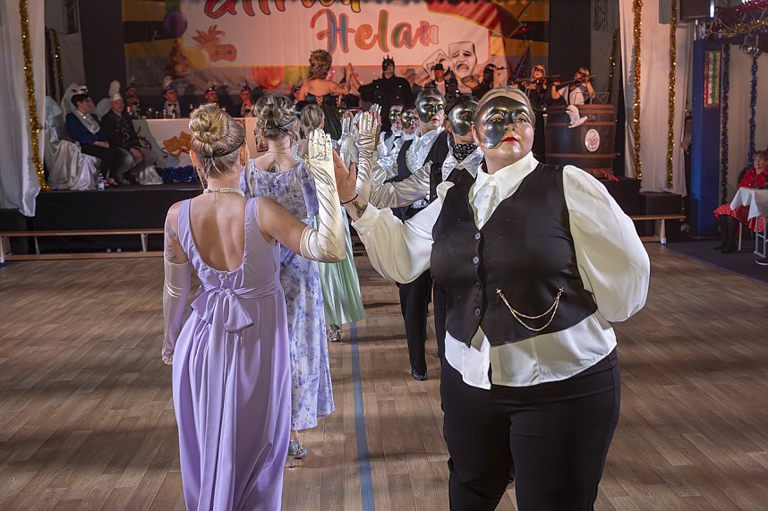 S&uuml;dharzhalle Ellrich kochte beim Auftakt mit neuem Prinzenpaar