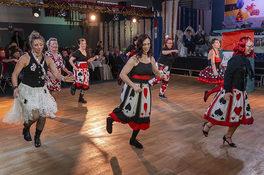 S&uuml;dharzhalle Ellrich kochte beim Auftakt mit neuem Prinzenpaar