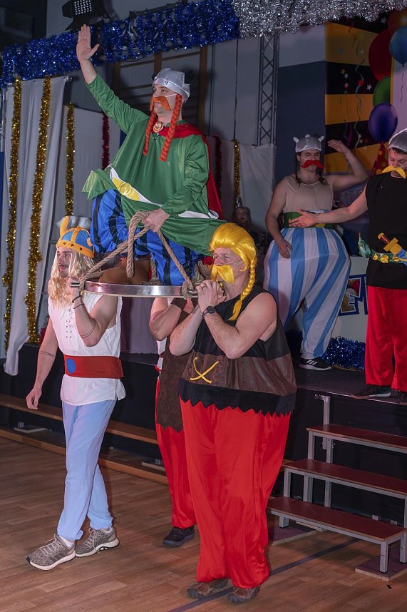 S&uuml;dharzhalle Ellrich kochte beim Auftakt mit neuem Prinzenpaar