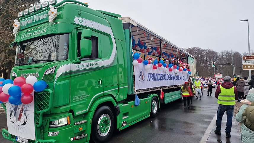 Umzug zum 66. Jubil&auml;um des Krimder&ouml;der Karnevalsclubs