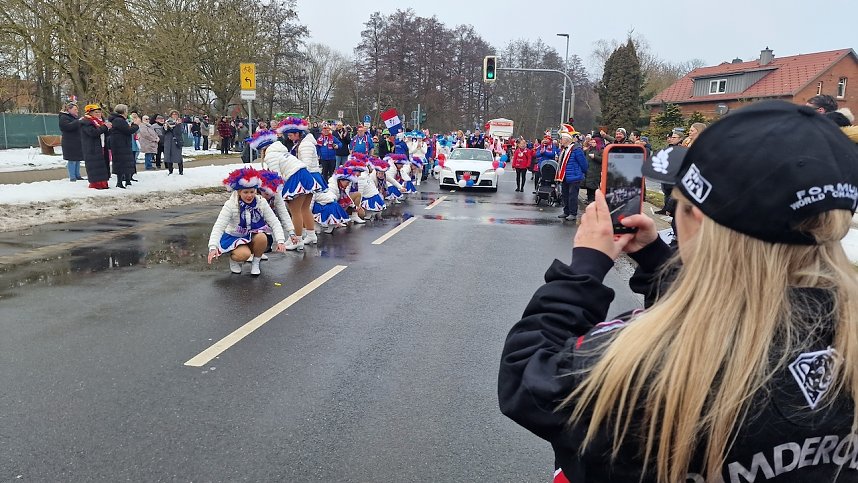 Umzug zum 66. Jubil&auml;um des Krimder&ouml;der Karnevalsclubs