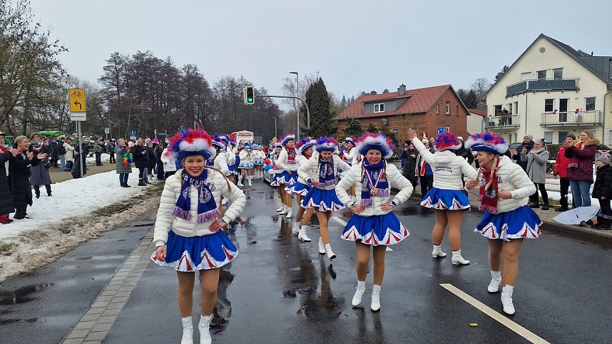 Umzug zum 66. Jubil&auml;um des Krimder&ouml;der Karnevalsclubs