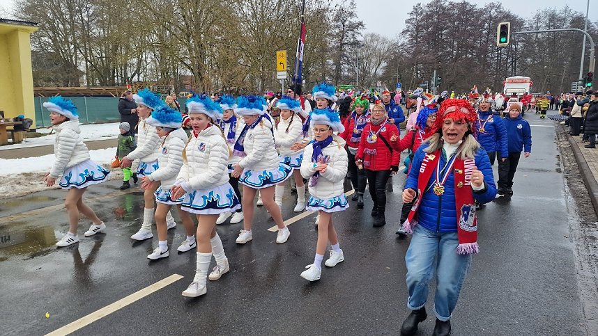 Umzug zum 66. Jubil&auml;um des Krimder&ouml;der Karnevalsclubs