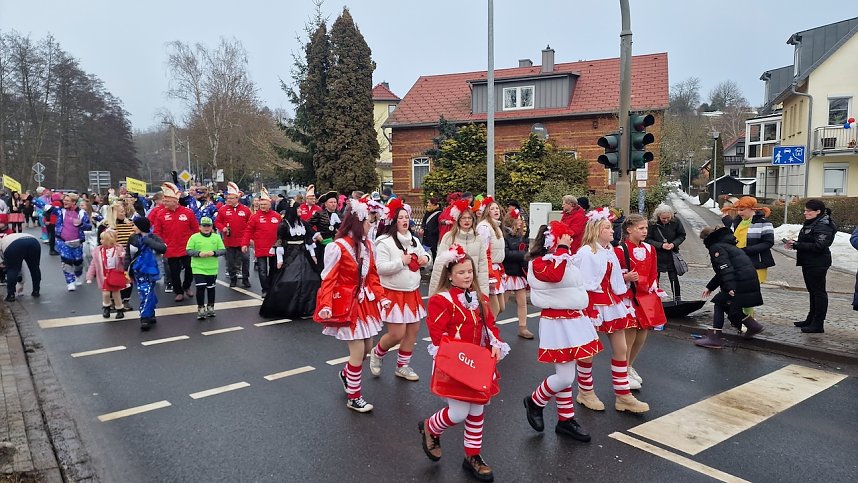 Umzug zum 66. Jubil&auml;um des Krimder&ouml;der Karnevalsclubs