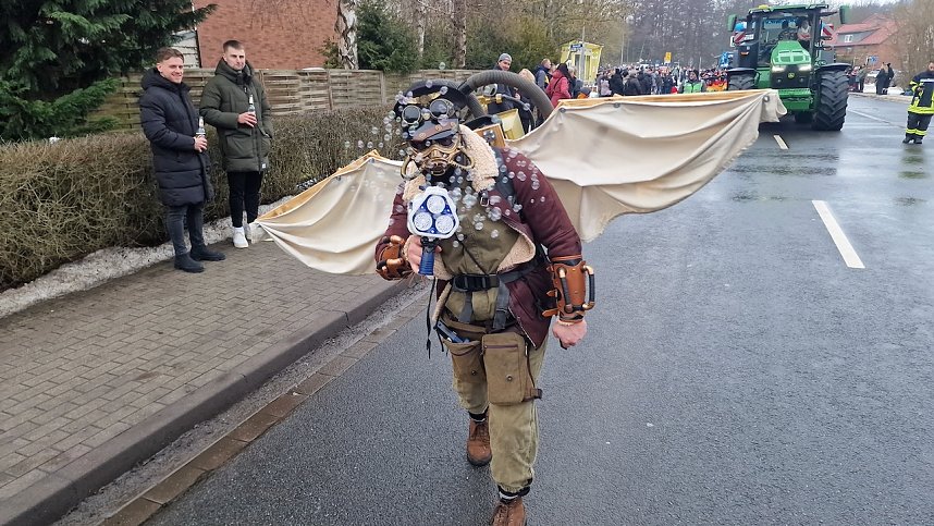 Umzug zum 66. Jubil&auml;um des Krimder&ouml;der Karnevalsclubs