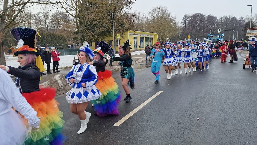Umzug zum 66. Jubil&auml;um des Krimder&ouml;der Karnevalsclubs
