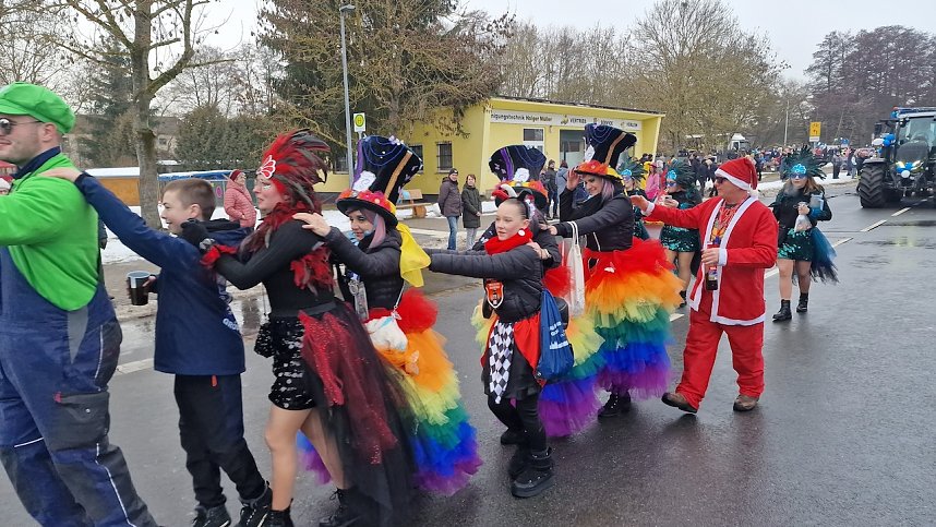 Umzug zum 66. Jubil&auml;um des Krimder&ouml;der Karnevalsclubs