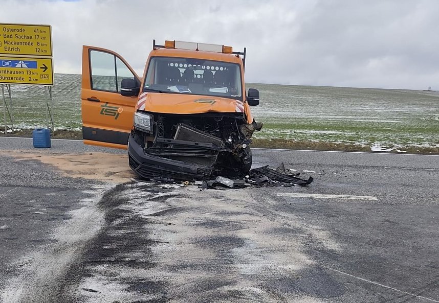 Schwerer Unfall mit drei Verletzten