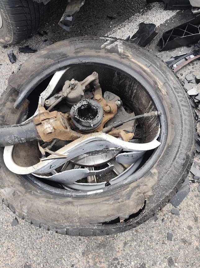 Schwerer Unfall mit drei Verletzten